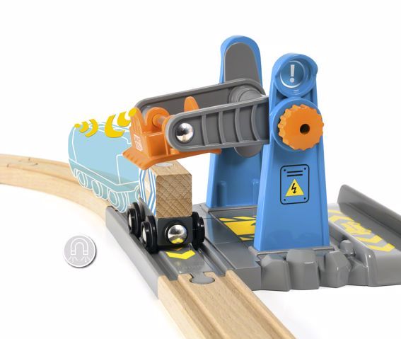 Brio World Smart Lift and Load Crane - Buy Toys from the Adventure Toys  Online Toy Store, where the fun goes on and on.