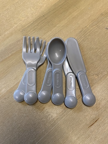 Utensils (2 x Knife, fork & spoon) Image