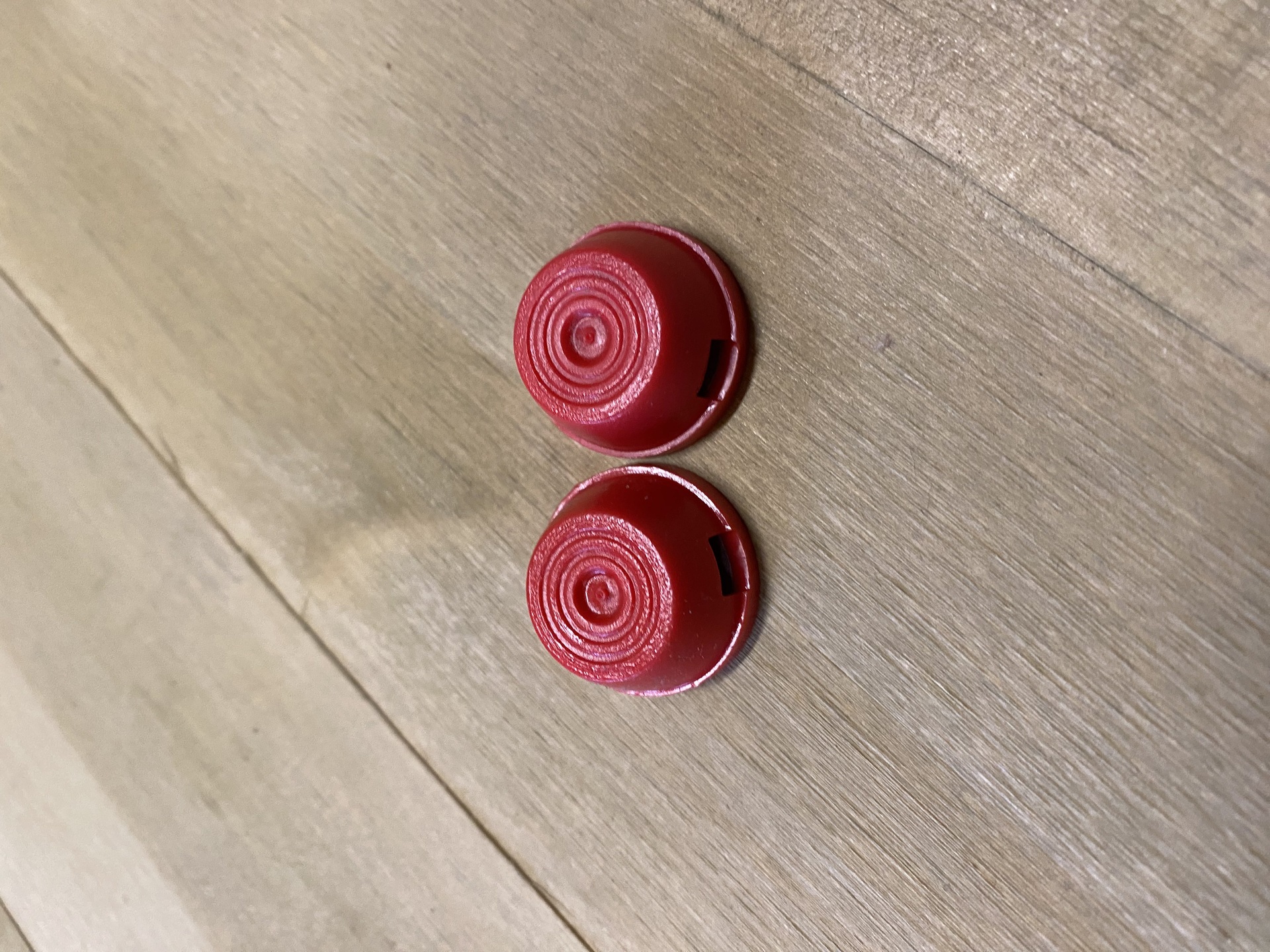 Axle Cap Red x 2 Image