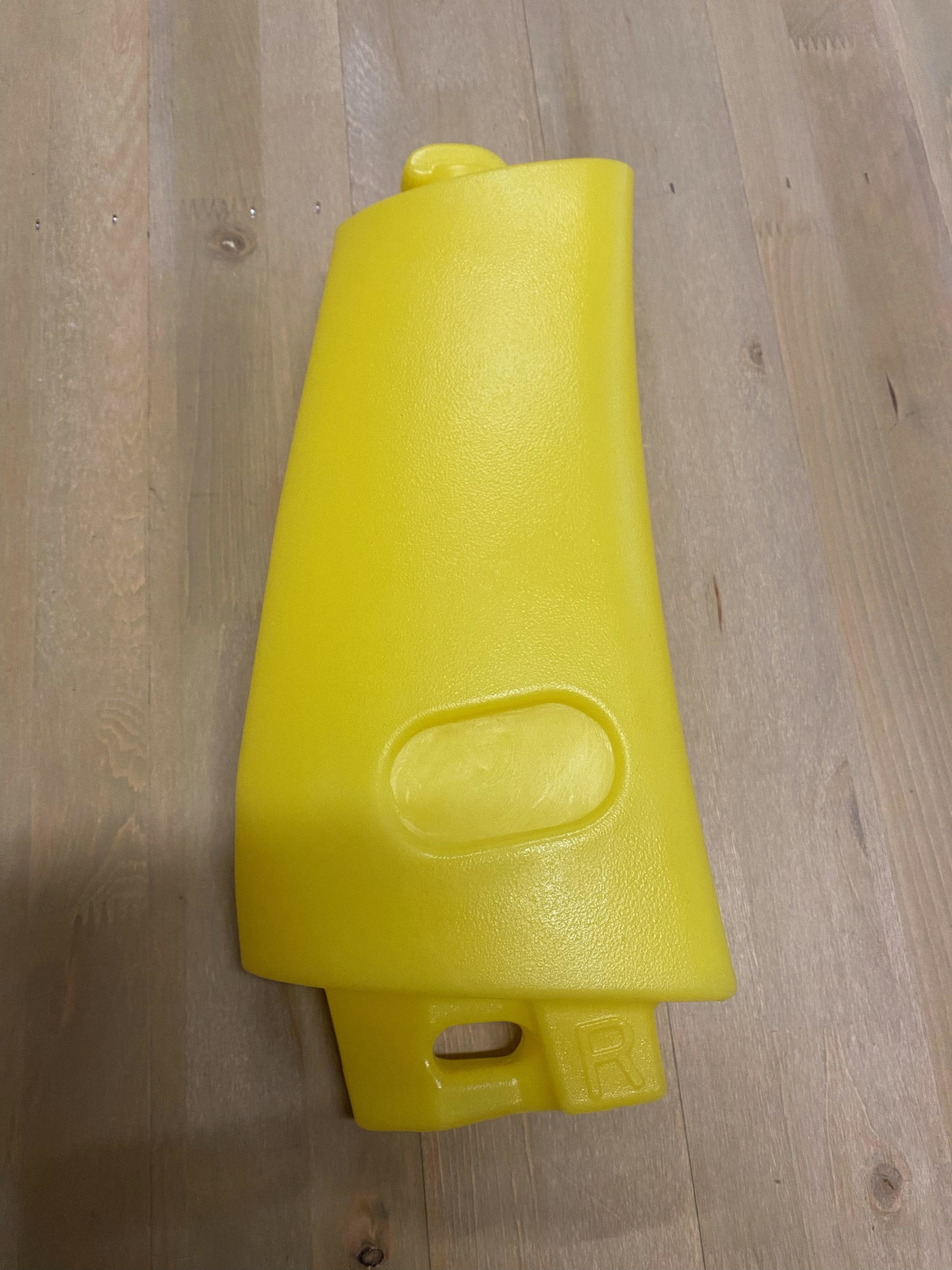 Roof Pillar Rear Right, with indent for sticker logo X1 Image