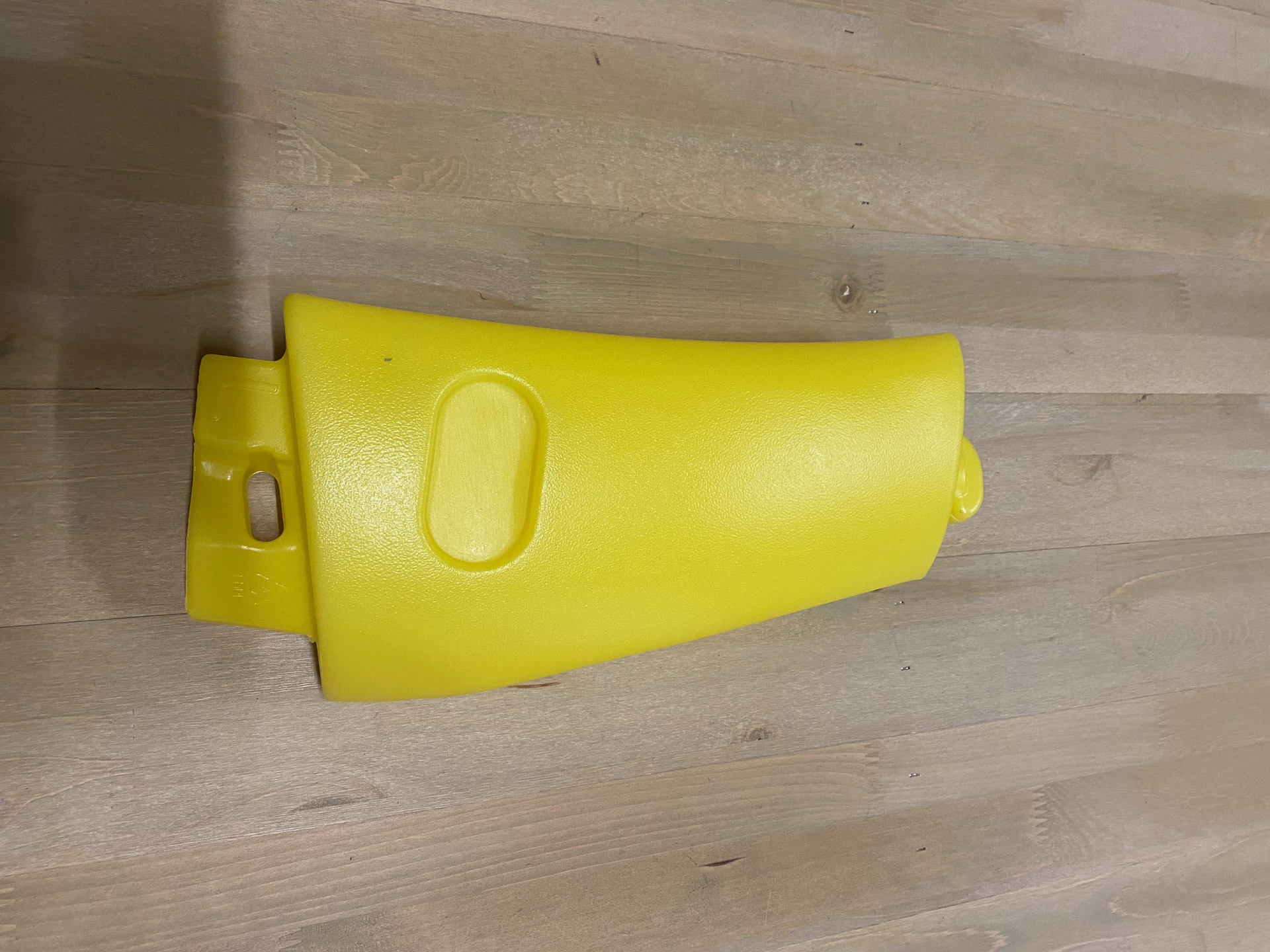 Roof Pillar Rear Left, with indent for logo sticker X1 Image