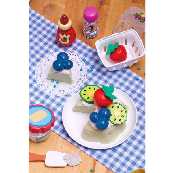 Little Tikes Creative Chef Bluey Pavlova Cake Kit Magic Sand