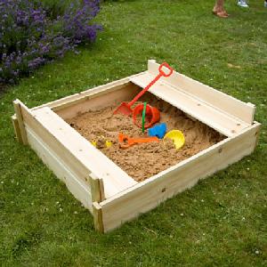 TP Wooden Lidded Sandpit